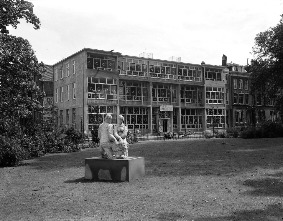 Het nieuwe gebouw Amsterdamse Stichting voor Opvoeding e Onderwijs , Frederikspl, Bestanddeelnr 906-6389