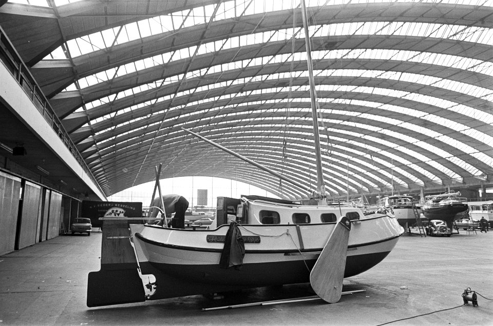 Hiswa in de RAI. Het inrichten van de tentoonstelling. Een echt Hollands scheepj, Bestanddeelnr 921-1572