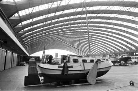 Hiswa in de RAI. Het inrichten van de tentoonstelling. Een echt Hollands scheepj, Bestanddeelnr 921-1572
