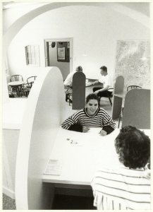 Het nieuwe interieur van de Gemeentelijke Kredietbank. NL-HlmNHA 54031435