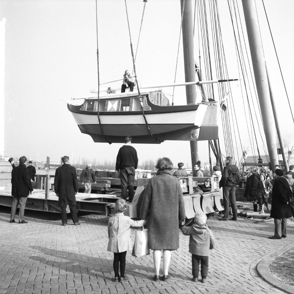 Hiswacaravelle 1964 jacht van f. 600.000,-- een reportage van het transport van, Bestanddeelnr 916-1610