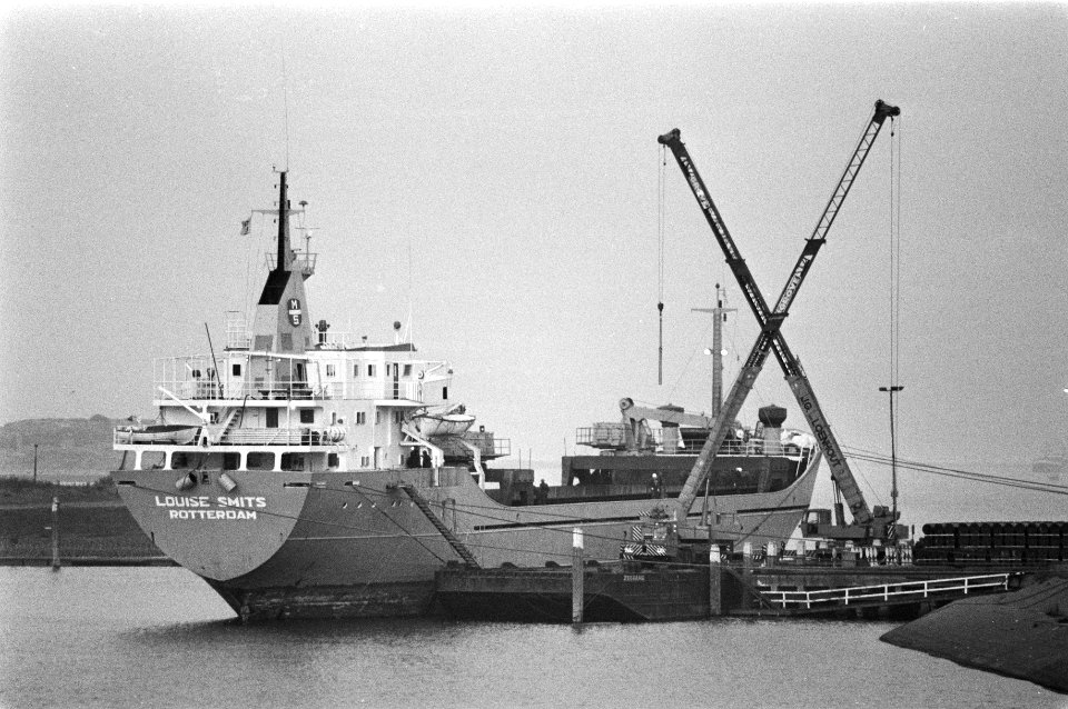 Het vrachtschip dat het radioactieve afval vervoert naar de Atlantische Oceaan, Bestanddeelnr 931-6582