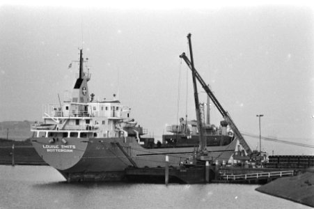 Het vrachtschip dat het radioactieve afval vervoert naar de Atlantische Oceaan, Bestanddeelnr 931-6581