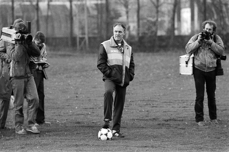 Het Nederlandse elftal trainde vandaag in het Olympisch Stadion in Amsterdam ivm, Bestanddeelnr 933-1442