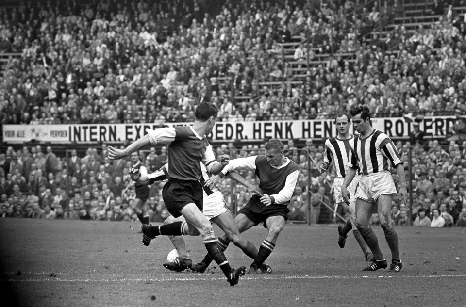Het Zweedse duo van Feyenoord, Ove Kindvall (links) en Bild in aktie, Bestanddeelnr 919-6576