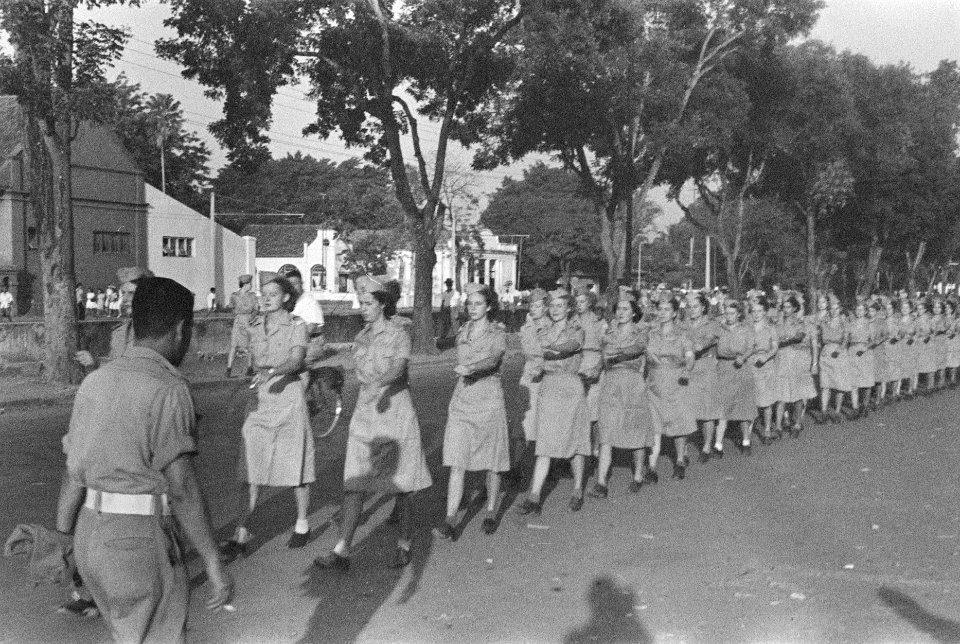 Het Vrouwenkorps KNIL VK-KNIL marcheert, Bestanddeelnr 18-3-3