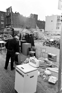 Het Waterlooplein handel en afbraak huizen, Bestanddeelnr 921-1856