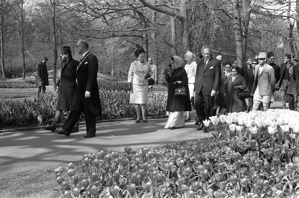 Het Nepalese koningspaar, koning Mahendra en koningin Ratna, op staatsbezoek in , Bestanddeelnr 920-2708