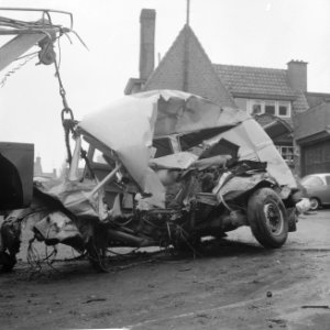 Het wrak van de volkswagenbus, Bestanddeelnr 918-4394