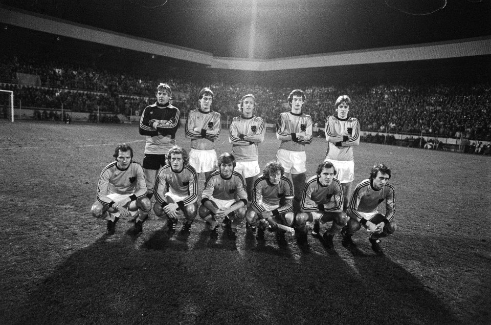 Het Nederlands Elftal, Bestanddeelnr 930-1902