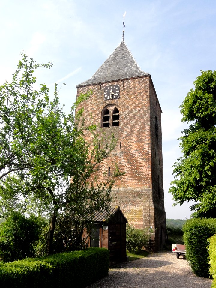 Heteren Rijksmonument 21978 losstaande toren NH kerk