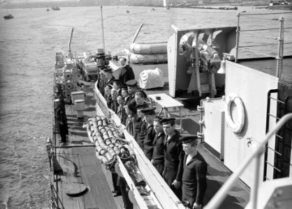 Het Nederlandse fregat Hr. Ms. 'Johan Maurits van Nassau' van Amsterdam naar Den, Bestanddeelnr 902-2186