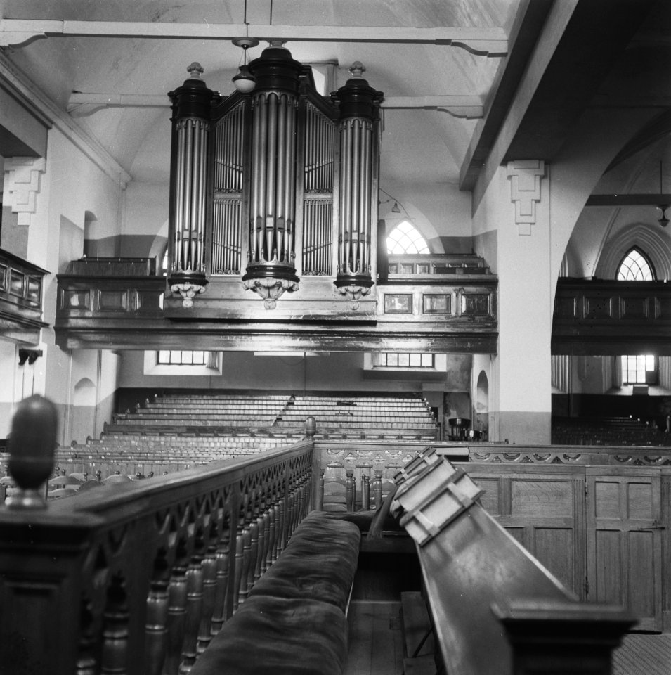 Het middenschip en het orgel van de oude kerk in Putten, Bestanddeelnr 901-0048