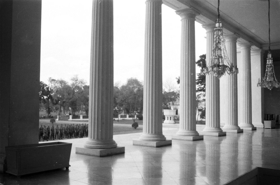 Het paleis (woonhuis) van landvoogd H.J. van Mook aan het Koningsplein-Noord te , Bestanddeelnr 78-2-5