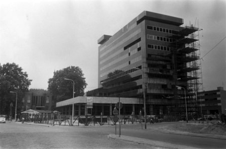 Het nieuw stadhuis van Tilburg, naar ontwerp van het Rotterdamse architectenbure, Bestanddeelnr 923-6341