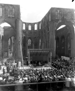 Het leggen van de eerste steen voor de restauratie van de Sint Laurens te Rotter, Bestanddeelnr 905-1196