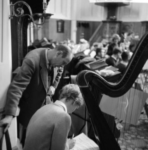Het Nederlands Studenten Orkest zal drie weken repeteren in de bekende Ruïne ker, Bestanddeelnr 915-9089