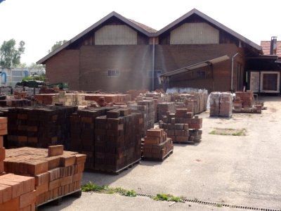Heteren Rijksmonument 521806 fabrieksgebouw van steenfabriek Randwijk, met stenenopslag