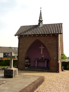 Heteren (Overbetuwe) baarhuisje RK kerkhof, gemeentemonument