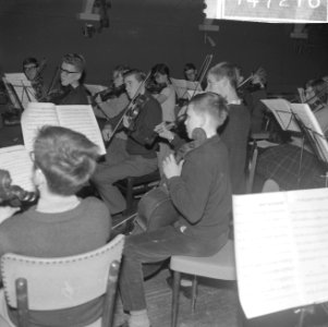 Het Noord Nederlands Jeugdorkest repeteert in Hotel Homan te Hoogeveen, Bestanddeelnr 914-7216