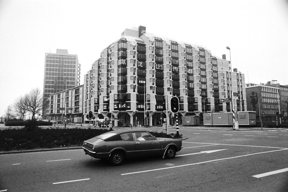 Het pand met de 85 luxe appartementen op de kruising Coolsingel en Westblaak in , Bestanddeelnr 931-2951