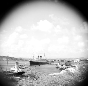 Het schip de Mauretania in de Caracasbaai op Curaçao, Bestanddeelnr 252-7328