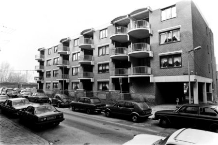Het Schip (blok huizen in de Spaarndammerbuurt in Amsterdam), Bestanddeelnr 930-6723 photo