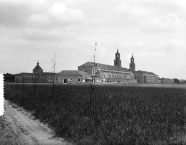 Het sanatorium Klokkenberg in Breda wordt op 7 juli door koningin Juliana geopen, Bestanddeelnr 906-5367
