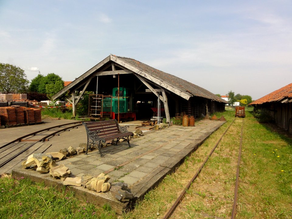 Heteren Rijksmonument 521807 noordelijke droogschuur steenfabriek Randwijk, met spoor