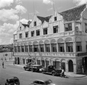 Het Penha-gebouw op Heerenstraat 1 in Willemstad op Curaçao, Bestanddeelnr 252-7160