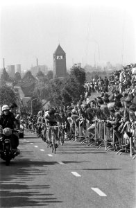 Het peloton in actie, Bestanddeelnr 922-5555