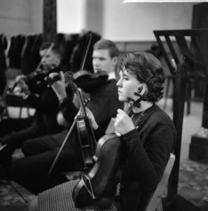 Het Nederlands Studenten Orkest zal drie weken repeteren in de bekende Ruïne ker, Bestanddeelnr 915-9096
