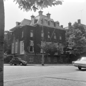 Het Maison Descartes is een cultureel instituut opgericht in 1933 en gefinancier, Bestanddeelnr 922-6919