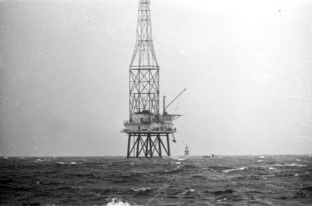 Het REM-eiland, de vleugelboot brengt films naar het eiland, Bestanddeelnr 917-2319