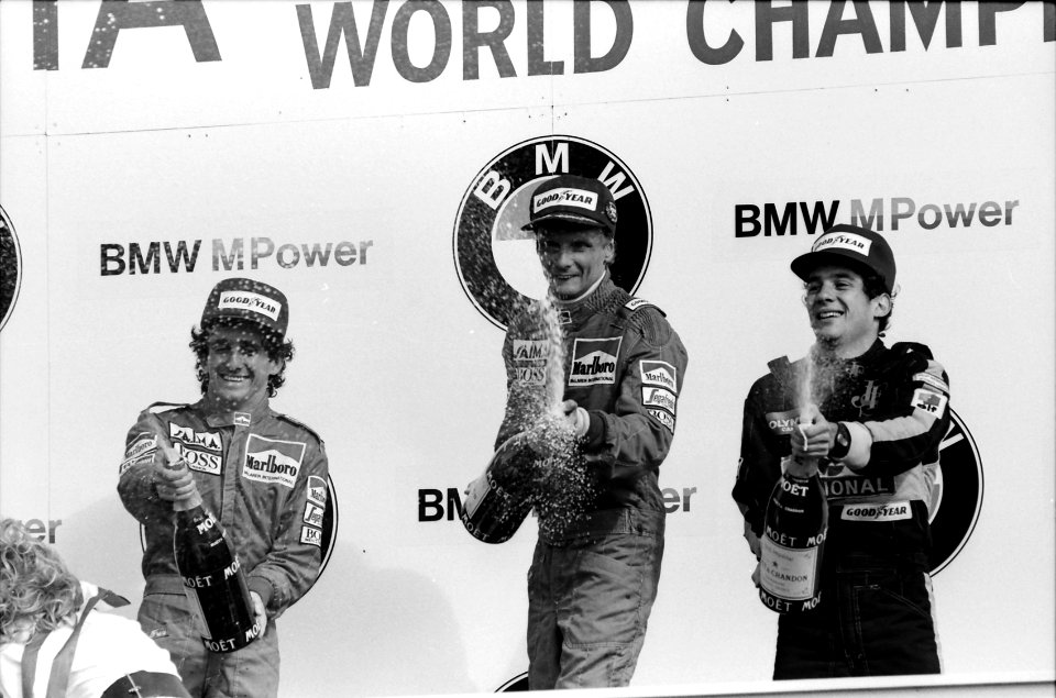 Het podium na de laatste Formule 1-race in Zandvoort, met Prost, Lauda en Senna, NL-HlmNHA 1478 25453 K 22