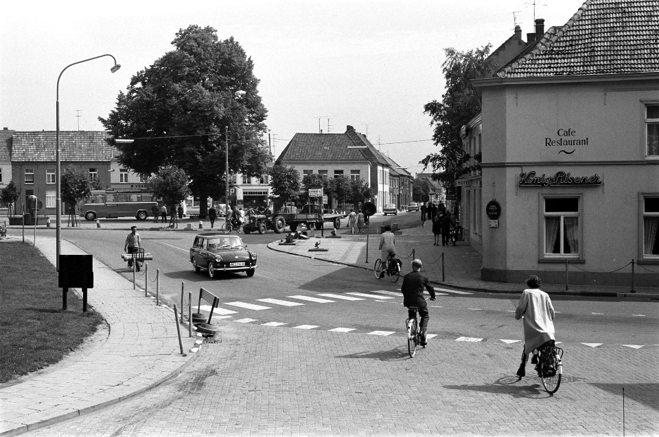 Het plaatsje Elten. Aanplakbiljet voor Overzicht Elten, Bestanddeelnr 915-3360