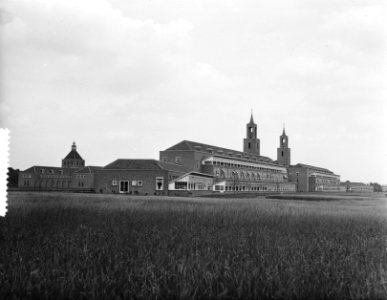 Het sanatorium Klokkenberg in Breda wordt op 7 juli door koningin Juliana geopen, Bestanddeelnr 906-5366