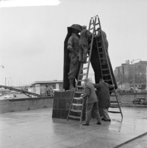 Het Mariniersmonument te Rotterdam zal vrijdag aanstaande onthuld worden door p…, Bestanddeelnr 915-3247