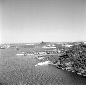 Het Schottegat met de Isla-raffinaderij bij Willemstad, Bestanddeelnr 252-2771