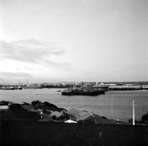 Het Schottegat op Curaçao met de Isla-raffinaderij, Bestanddeelnr 252-3320
