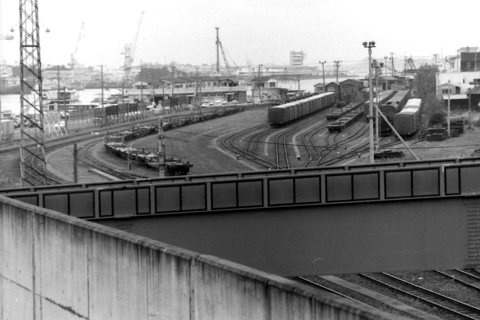 Higashi-Shiogama station yard 198905