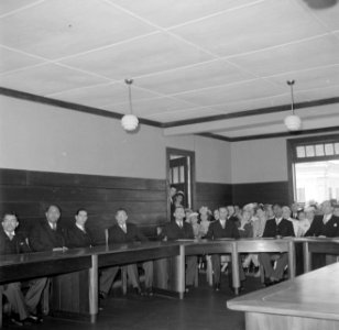 Het publiek en de statenleden tijdens de toespraak van gouverneur Brons, Bestanddeelnr 252-7048