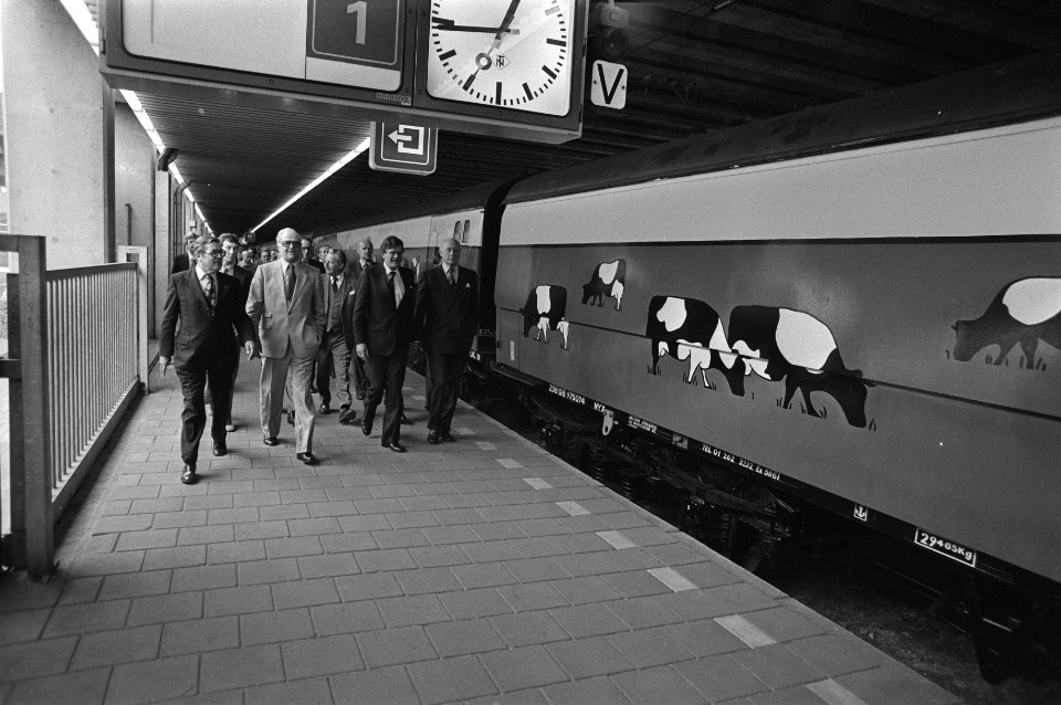 Het project Discover remarkable Holland in a goodwil train start met onder mee, Bestanddeelnr 930-4398