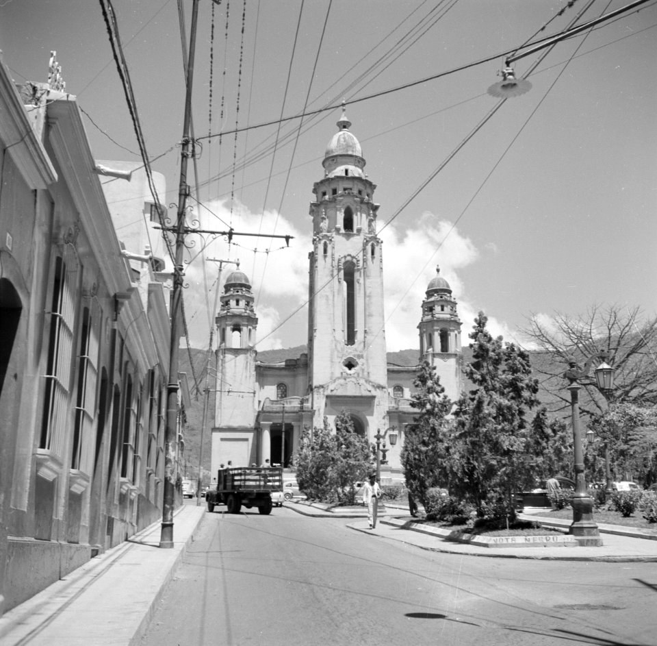 Het Panteon Nacional in Caracas in Venezuela, Bestanddeelnr 252-8442