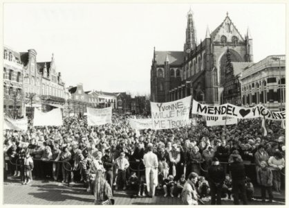 Het publiek tijdens de huldiging van drievoudig Olympisch schaatskampioene Yvonne van Gennip. NL-HlmNHA 54020753