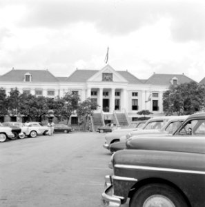 Het Raadhuis op het Wilhelminaplein in Willemstad, Bestanddeelnr 252-3696