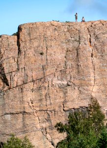 High cliff in Lyse with climbers 2