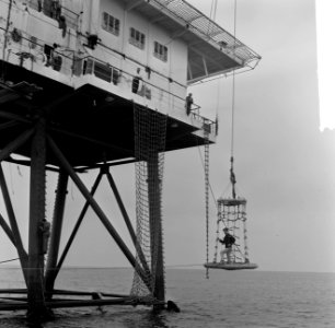 Het REM-eiland, de crew-basket, Bestanddeelnr 916-7284
