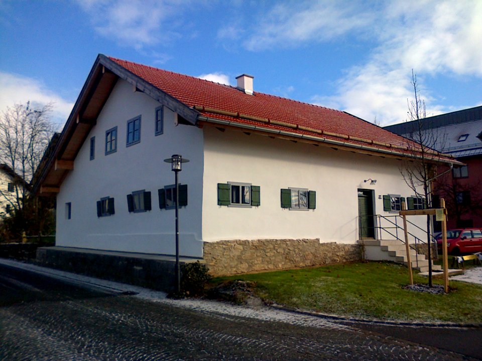 Hiensoelde Mitterfels Fassade nach Sanierung