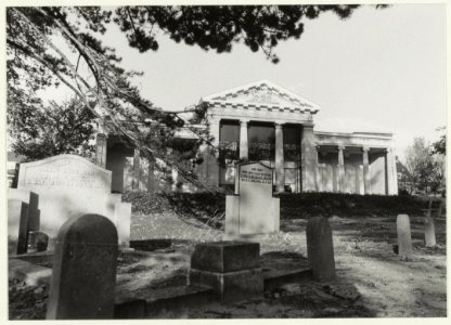 Het mausoleum op de Algemene Begraafplaats aan de Kleverlaan 1, NL-HlmNHA 54023507